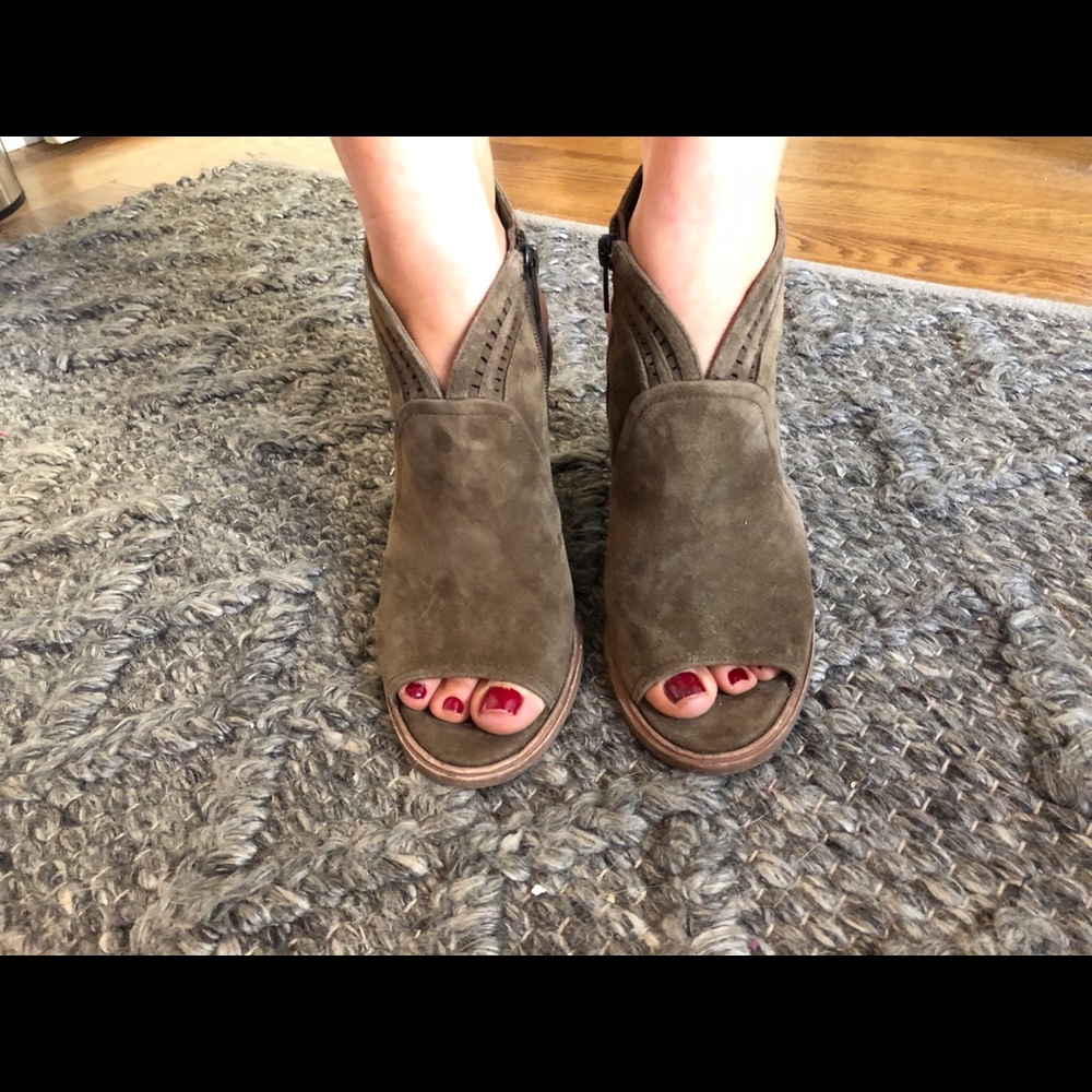 Army green Vince Camuto suede peeptoe booties